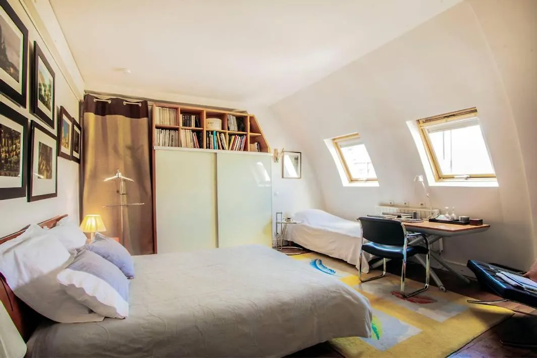 Cote Montmartre Bed & Breakfast *